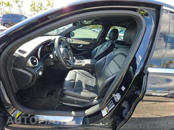 2020 Mercedes-Benz C 300 Sedan - miniatura 3