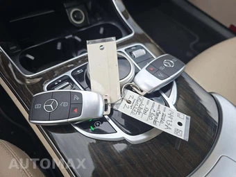 2020 Mercedes-Benz C 300 Sedan - miniatura 8