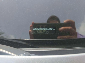 2020 Mercedes-Benz C 300 Sedan - miniatura 2
