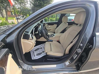 2020 Mercedes-Benz C 300 Sedan - miniatura 3