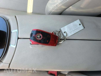 2020 Mercedes-Benz E 350 4MATIC Sedan - miniatura 5
