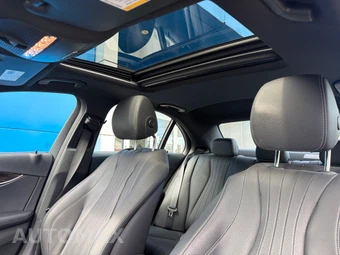 2020 Mercedes-Benz E 350 4MATIC Sedan - miniatura 20