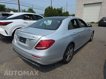 2020 Mercedes-Benz E 350 4MATIC Sedan - miniatura 3
