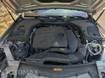 2020 Mercedes-Benz E 350 4MATIC Sedan – miniatura 19