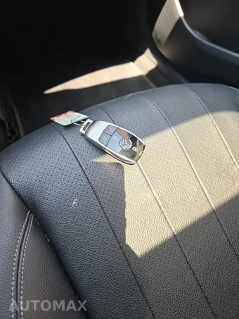 2020 Mercedes-Benz E 350 4MATIC Sedan – miniatura 29