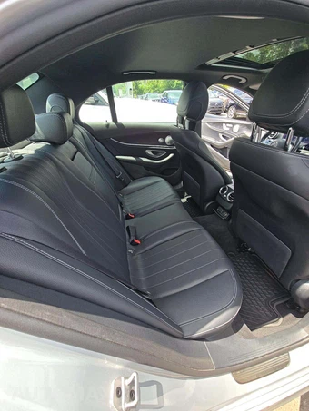 2020 Mercedes-Benz E 350 4MATIC Sedan - miniatura 16