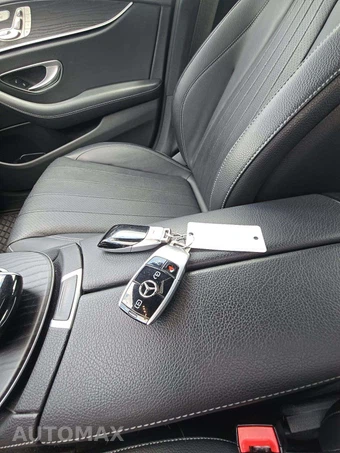 2020 Mercedes-Benz E 350 4MATIC Sedan - miniatura 8