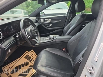 2020 Mercedes-Benz E 350 4MATIC Sedan - miniatura 13
