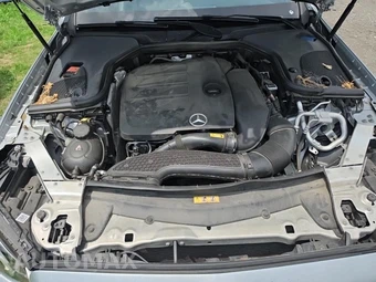 2020 Mercedes-Benz E 350 4MATIC Sedan - miniatura 18