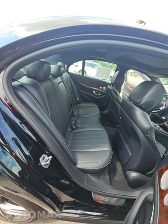 2020 Mercedes-Benz E 350 4MATIC Sedan - miniatura 13