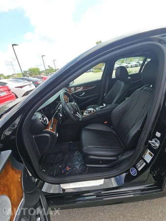 2020 Mercedes-Benz E 350 4MATIC Sedan - miniatura 3