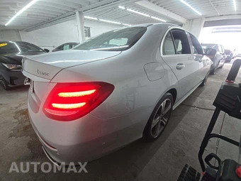 2020 Mercedes-Benz E 350 4MATIC Sedan - miniatura 3