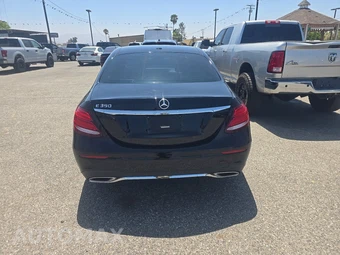2020 Mercedes-Benz E 350 Sedan – miniatura 5