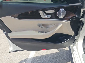 2020 Mercedes-Benz E 350 Sedan – miniatura 9