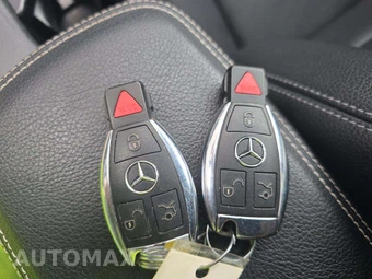 2020 Mercedes-Benz GLA 250 4MATIC – miniatura 8