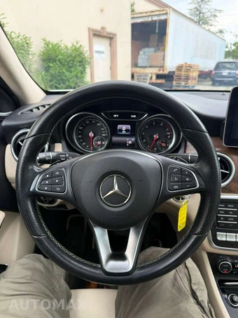 2020 Mercedes-Benz GLA 250 4MATIC - miniatura 11