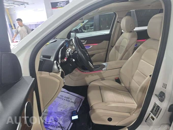 2020 Mercedes-Benz GLC 300 4MATIC – miniatura 6