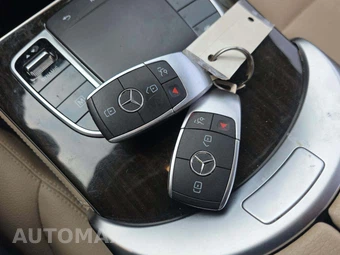 2020 Mercedes-Benz GLC 300 4MATIC - miniatura 8