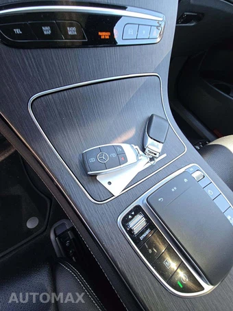 2020 Mercedes-Benz GLC 300 4MATIC – miniatura 8