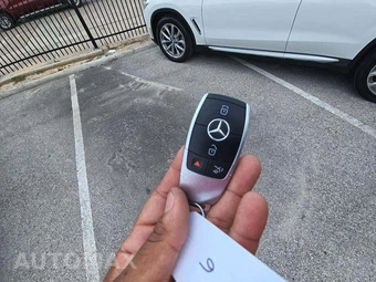 2020 Mercedes-Benz GLC 300 - miniatura 8