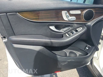 2020 Mercedes-Benz GLC 300 – miniatura 9