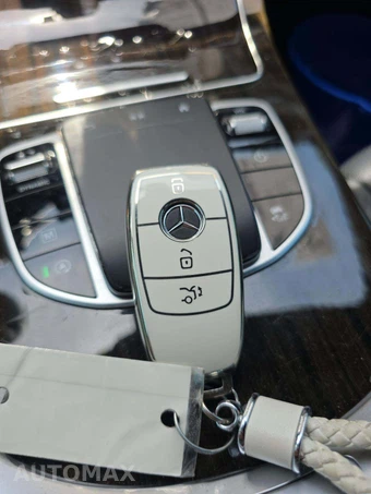 2020 Mercedes-Benz GLC 300 – miniatura 8