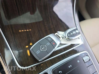2020 Mercedes-Benz GLC 300 - miniatura 8