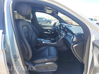 2020 Mercedes-Benz GLC 300 – miniatura 8