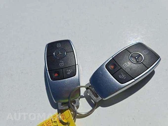 2020 Mercedes-Benz GLC 300 – miniatura 9