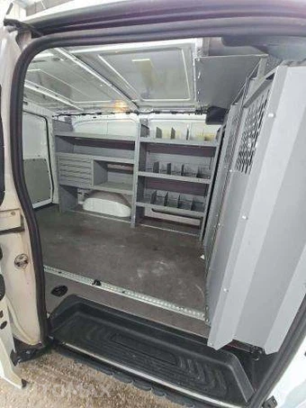 2020 Mercedes-Benz Metris Cargo Van 126.0" WB - miniatura 16