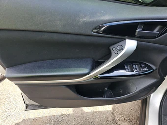 2020 Mitsubishi Eclipse Cross SP – miniatura 9