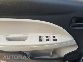 2020 Mitsubishi Mirage G4 ES – miniatura 9