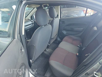 2020 Mitsubishi Mirage G4 LE – miniatura 13