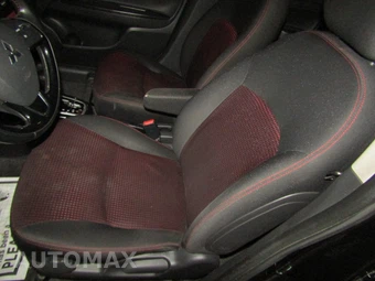 2020 Mitsubishi Mirage LE – miniatura 10