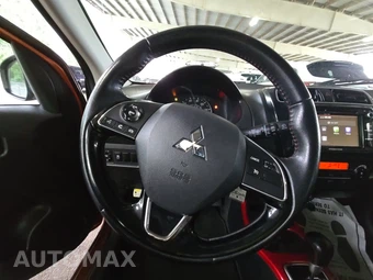 2020 Mitsubishi Mirage LE – miniatura 10
