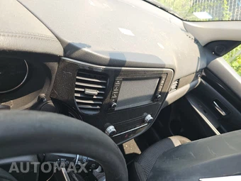 2020 Mitsubishi Outlander ES - miniatura 11