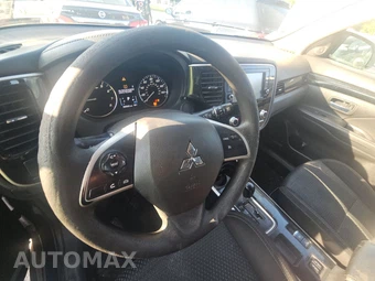 2020 Mitsubishi Outlander ES - miniatura 10