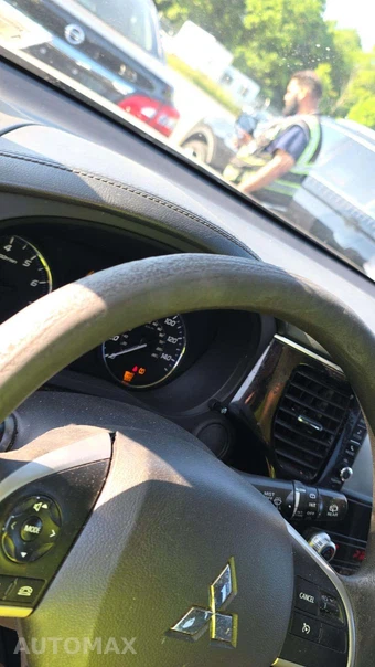 2020 Mitsubishi Outlander ES - miniatura 21