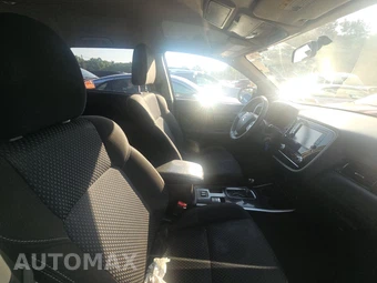 2020 Mitsubishi Outlander ES - miniatura 8
