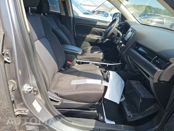 2020 Mitsubishi Outlander ES – miniatura 8