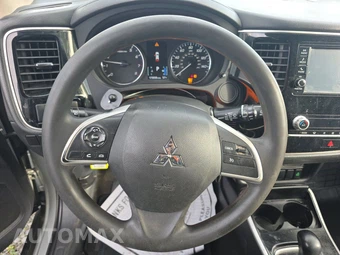 2020 Mitsubishi Outlander ES – miniatura 10