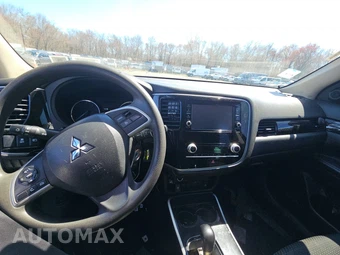 2020 Mitsubishi Outlander ES – miniatura 11