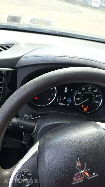 2020 Mitsubishi Outlander ES – miniatura 32