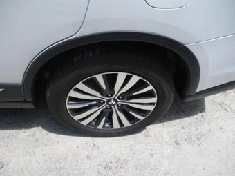 2020 Mitsubishi Outlander - miniatura 23