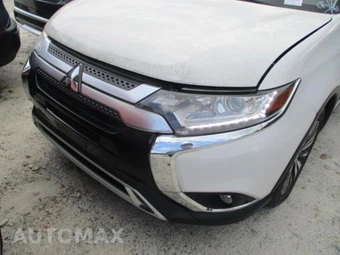 2020 Mitsubishi Outlander - miniatura 3