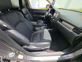 2020 Mitsubishi Outlander SE - miniatura 16