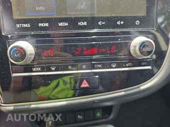 2020 Mitsubishi Outlander SE - miniatura 30