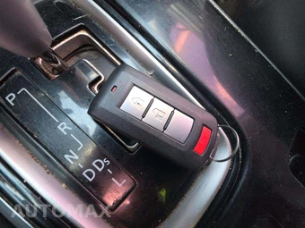 2020 Mitsubishi Outlander SE - miniatura 8