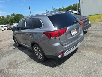 2020 Mitsubishi Outlander SE - miniatura 6