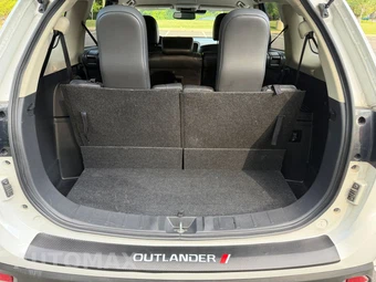 2020 Mitsubishi Outlander SE - miniatura 11